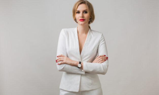 Co Ubrać Na Obronę? Przewodnik Po Eleganckim Stylu